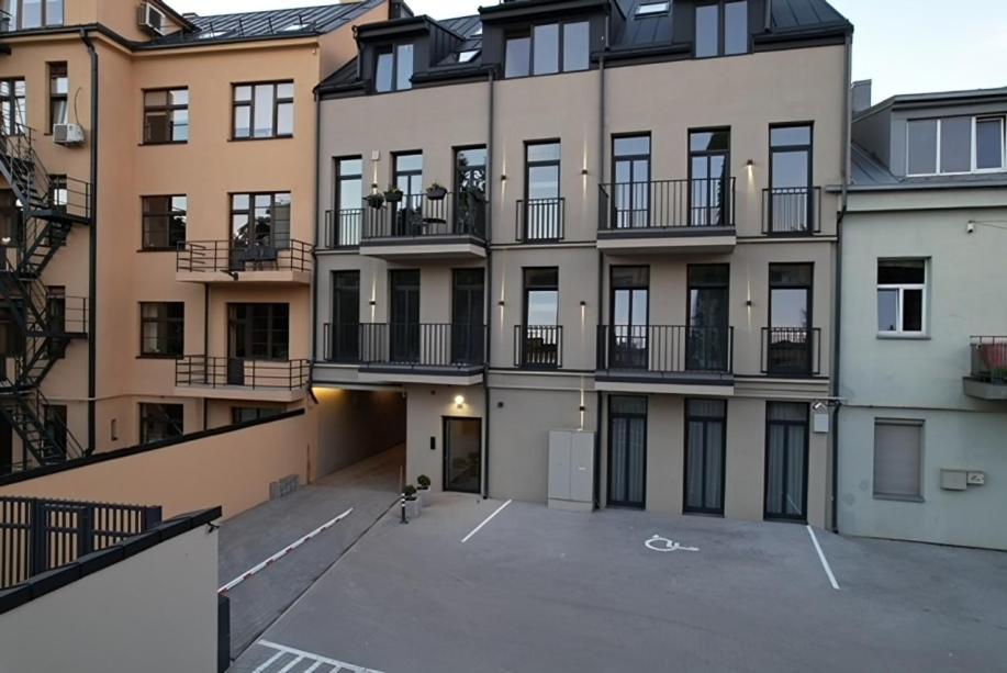 Old Town - Bajor Studios - Self Check-In And Parking Kaunas Exteriör bild